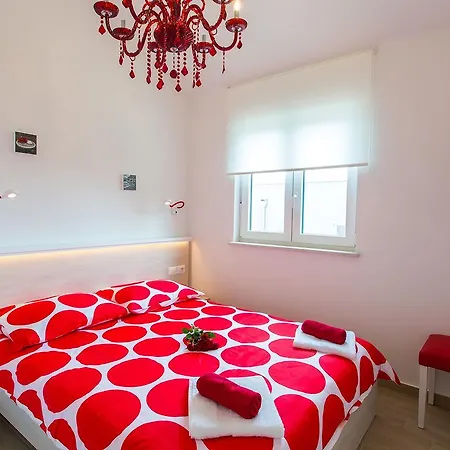 Birikina With Pool Apartman Poreč