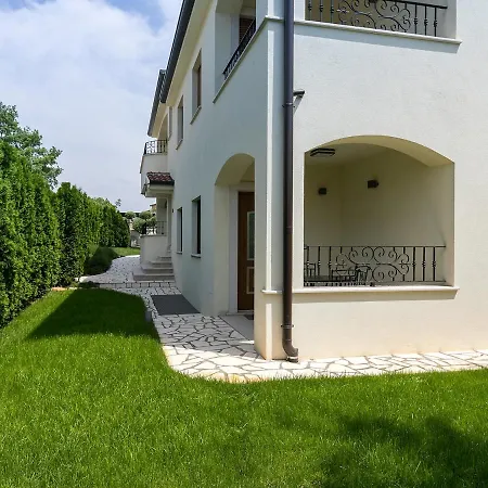 Apartman Birikina With Pool