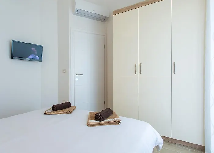 Birikina With Pool Apartament