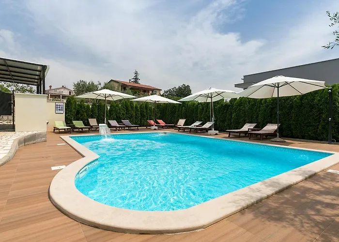 Birikina With Pool *