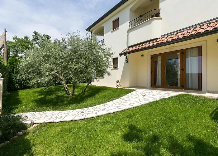 Birikina With Pool Apartament *