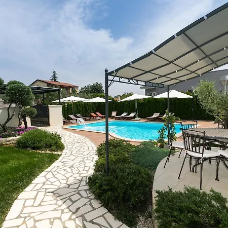 Daire Birikina With Pool Poreč